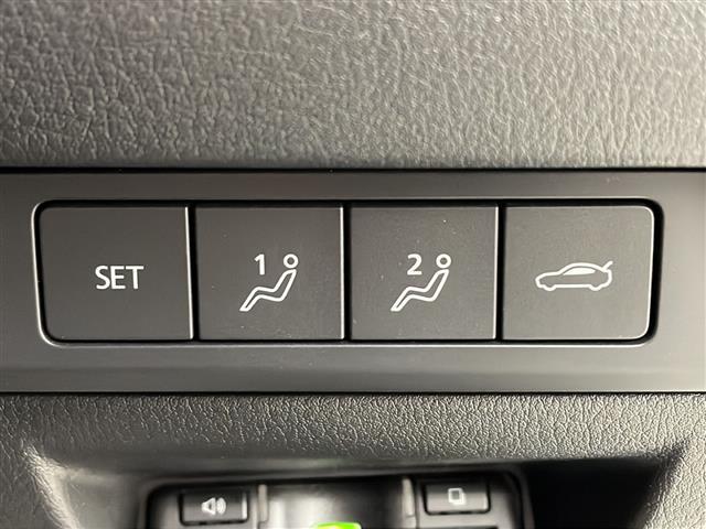 MAZDA3セダン XDプロアクティブ ツーリングセレクション 純正ナビ 全方位カメラ 衝突軽減ブレーキ レーダークルーズコントロール レーンキープアシスト パーキングセンサー パワーバックドア ヘッドアップディスプレイ ステアリングヒーター 純正ドラレコ ETC(32枚目)