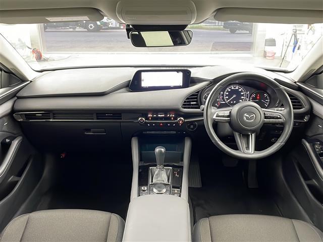 MAZDA3セダン XDプロアクティブ ツーリングセレクション 純正ナビ 全方位カメラ 衝突軽減ブレーキ レーダークルーズコントロール レーンキープアシスト パーキングセンサー パワーバックドア ヘッドアップディスプレイ ステアリングヒーター 純正ドラレコ ETC(42枚目)