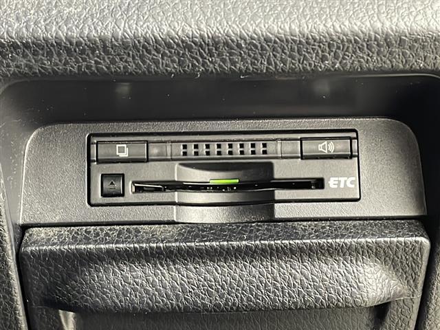 ヴォクシー ＺＳ　ナビ　ＴＶ　バックカメラ　ビルトインＥＴＣ　左側パワースライドドア　ＬＥＤヘッドライト　オートライト　フォグランプ　プッシュスタート　スマートキー　純正１６インチアルミホイール　革巻きステアリング（32枚目）