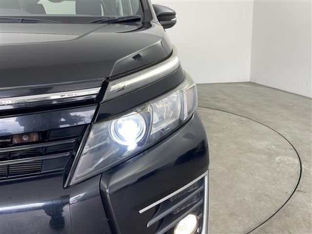 ヴォクシー ＺＳ　ナビ　ＴＶ　バックカメラ　ビルトインＥＴＣ　左側パワースライドドア　ＬＥＤヘッドライト　オートライト　フォグランプ　プッシュスタート　スマートキー　純正１６インチアルミホイール　革巻きステアリング（37枚目）