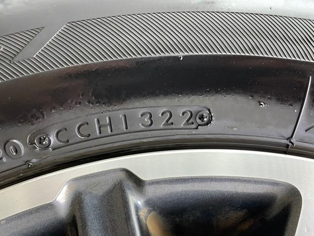 ヴォクシー ＺＳ　ナビ　ＴＶ　バックカメラ　ビルトインＥＴＣ　左側パワースライドドア　ＬＥＤヘッドライト　オートライト　フォグランプ　プッシュスタート　スマートキー　純正１６インチアルミホイール　革巻きステアリング（56枚目）