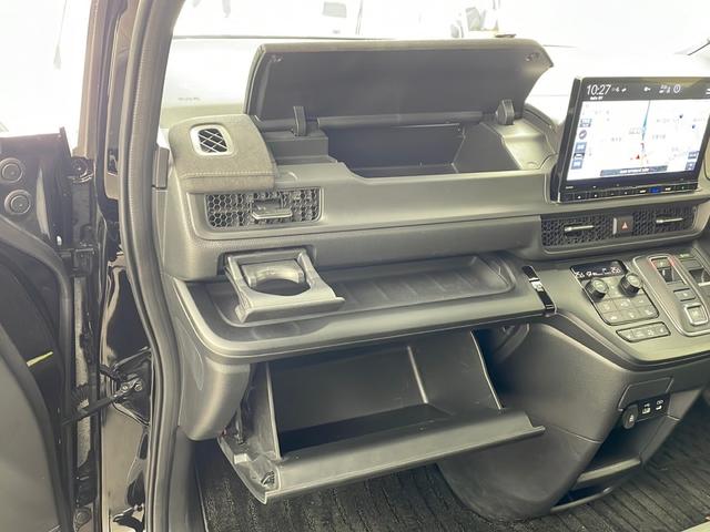 ステップワゴン e:HEVスパーダ プレミアムライン 純正11.4インチナビ・ホンダセンシング・両側パワースライドドア・パワーバックドア・全方位カメラ・ビルトインETC・純正前後ドラレコ・ハーフレザー・ジートヒーター・LEDオートライト・フォグランプ(67枚目)