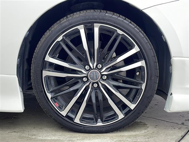 プリウス Ｓ　社外ナビ・フルセグ・トヨタセーフティセンス・レーダークルーズコントロール・プリクラッシュセーフティ・ＬＥＤオートライト・社外エアロ・バックカメラ・ＥＴＣ２．０・スペアキー・社外１８インチアルミ（8枚目）