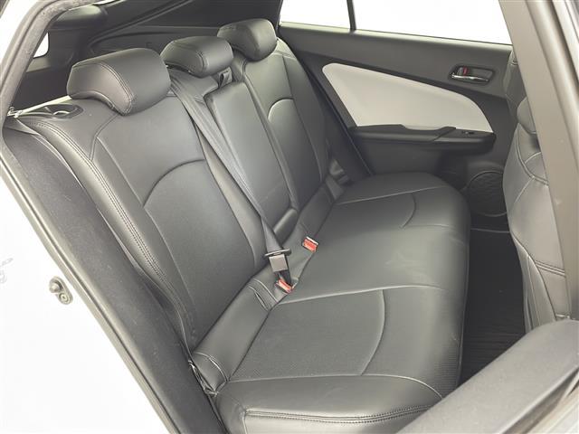 プリウス Ｓ　社外ナビ・フルセグ・トヨタセーフティセンス・レーダークルーズコントロール・プリクラッシュセーフティ・ＬＥＤオートライト・社外エアロ・バックカメラ・ＥＴＣ２．０・スペアキー・社外１８インチアルミ（12枚目）