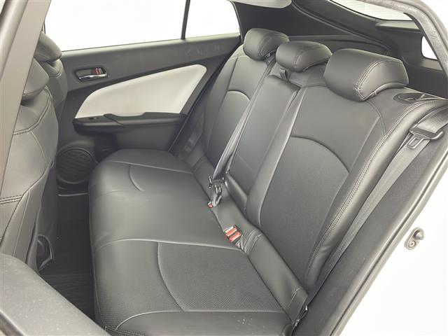 プリウス Ｓ　社外ナビ・フルセグ・トヨタセーフティセンス・レーダークルーズコントロール・プリクラッシュセーフティ・ＬＥＤオートライト・社外エアロ・バックカメラ・ＥＴＣ２．０・スペアキー・社外１８インチアルミ（16枚目）