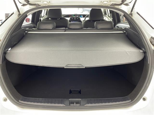 プリウス Ｓ　社外ナビ・フルセグ・トヨタセーフティセンス・レーダークルーズコントロール・プリクラッシュセーフティ・ＬＥＤオートライト・社外エアロ・バックカメラ・ＥＴＣ２．０・スペアキー・社外１８インチアルミ（19枚目）