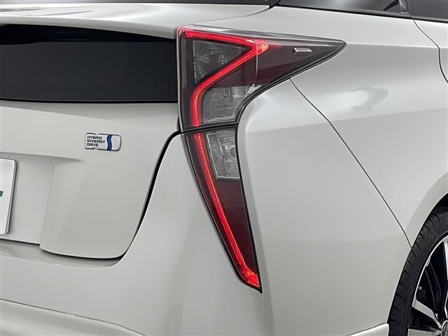 プリウス Ｓ　社外ナビ・フルセグ・トヨタセーフティセンス・レーダークルーズコントロール・プリクラッシュセーフティ・ＬＥＤオートライト・社外エアロ・バックカメラ・ＥＴＣ２．０・スペアキー・社外１８インチアルミ（38枚目）