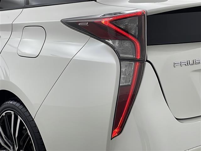 プリウス Ｓ　社外ナビ・フルセグ・トヨタセーフティセンス・レーダークルーズコントロール・プリクラッシュセーフティ・ＬＥＤオートライト・社外エアロ・バックカメラ・ＥＴＣ２．０・スペアキー・社外１８インチアルミ（39枚目）