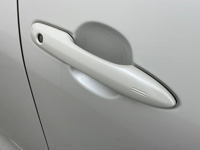 プリウス Ｓ　社外ナビ・フルセグ・トヨタセーフティセンス・レーダークルーズコントロール・プリクラッシュセーフティ・ＬＥＤオートライト・社外エアロ・バックカメラ・ＥＴＣ２．０・スペアキー・社外１８インチアルミ（47枚目）