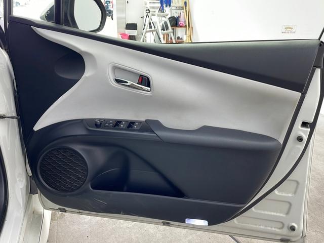 プリウス Ｓ　社外ナビ・フルセグ・トヨタセーフティセンス・レーダークルーズコントロール・プリクラッシュセーフティ・ＬＥＤオートライト・社外エアロ・バックカメラ・ＥＴＣ２．０・スペアキー・社外１８インチアルミ（62枚目）