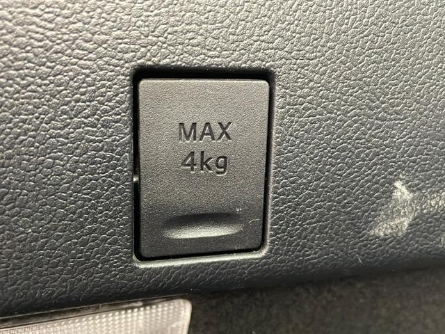 プリウス Ｓ　社外ナビ・フルセグ・トヨタセーフティセンス・レーダークルーズコントロール・プリクラッシュセーフティ・ＬＥＤオートライト・社外エアロ・バックカメラ・ＥＴＣ２．０・スペアキー・社外１８インチアルミ（66枚目）