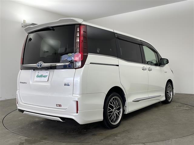 エスクァイア Gi プレミアムパッケージ ブラックテーラード ワンオーナー 純正ナビ フルセグTV バックカメラ トヨタセーフティセンス 両側パワースライドドア シートヒーター レザーシート モデリスタサイドスカート モデリスタリアスカート LEDヘッドライト(3枚目)