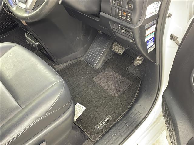 エスクァイア Gi プレミアムパッケージ ブラックテーラード ワンオーナー 純正ナビ フルセグTV バックカメラ トヨタセーフティセンス 両側パワースライドドア シートヒーター レザーシート モデリスタサイドスカート モデリスタリアスカート LEDヘッドライト(8枚目)