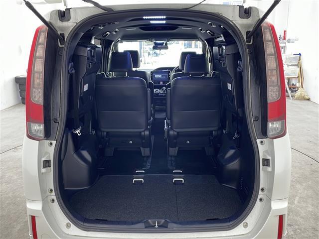 エスクァイア Gi プレミアムパッケージ ブラックテーラード ワンオーナー 純正ナビ フルセグTV バックカメラ トヨタセーフティセンス 両側パワースライドドア シートヒーター レザーシート モデリスタサイドスカート モデリスタリアスカート LEDヘッドライト(19枚目)