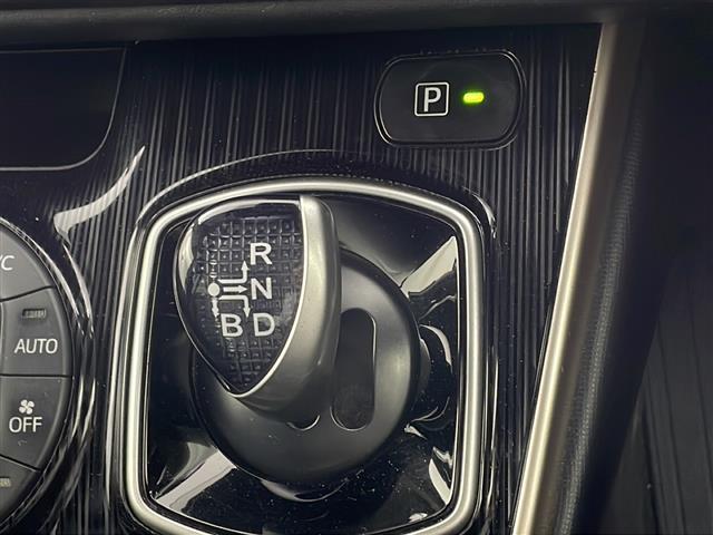 エスクァイア Gi プレミアムパッケージ ブラックテーラード ワンオーナー 純正ナビ フルセグTV バックカメラ トヨタセーフティセンス 両側パワースライドドア シートヒーター レザーシート モデリスタサイドスカート モデリスタリアスカート LEDヘッドライト(27枚目)