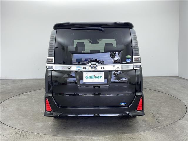 ヴォクシー ＺＳ　・トヨタセーフティーセンス・純正９インチＳＤナビ＆フルセグ＆ＢＴ＆ＤＶＤ・バックカメラ・両側パワースライドドア・ビルトインＥＴＣ２．０・ステアリングリモコン・純正前ドライブレコーダー・サンシェード（5枚目）