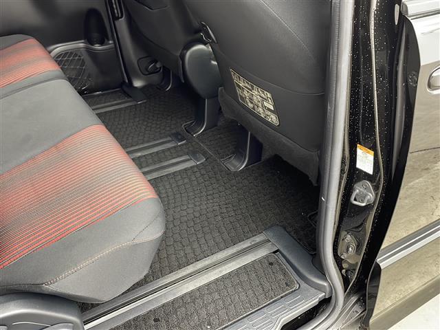 ヴォクシー ＺＳ　・トヨタセーフティーセンス・純正９インチＳＤナビ＆フルセグ＆ＢＴ＆ＤＶＤ・バックカメラ・両側パワースライドドア・ビルトインＥＴＣ２．０・ステアリングリモコン・純正前ドライブレコーダー・サンシェード（11枚目）