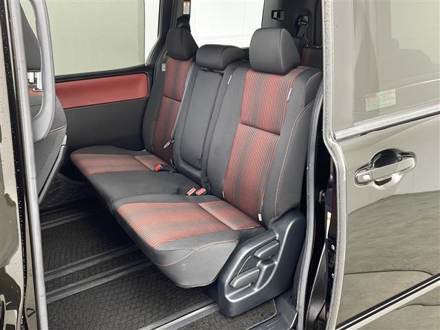 ヴォクシー ＺＳ　・トヨタセーフティーセンス・純正９インチＳＤナビ＆フルセグ＆ＢＴ＆ＤＶＤ・バックカメラ・両側パワースライドドア・ビルトインＥＴＣ２．０・ステアリングリモコン・純正前ドライブレコーダー・サンシェード（15枚目）