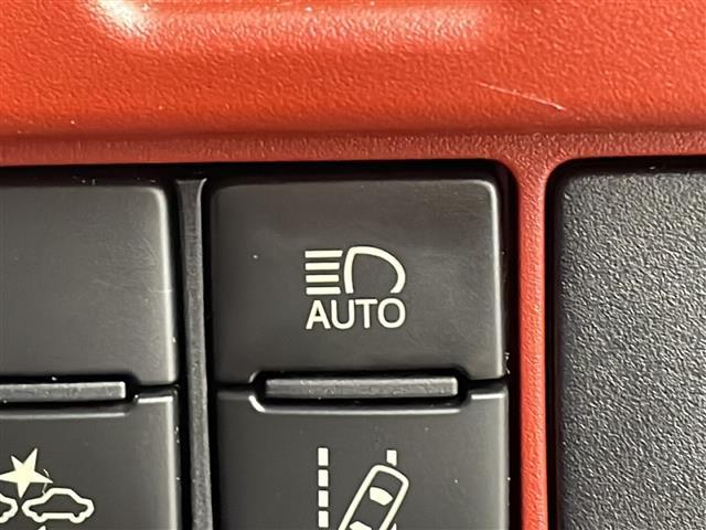 ヴォクシー ＺＳ　・トヨタセーフティーセンス・純正９インチＳＤナビ＆フルセグ＆ＢＴ＆ＤＶＤ・バックカメラ・両側パワースライドドア・ビルトインＥＴＣ２．０・ステアリングリモコン・純正前ドライブレコーダー・サンシェード（29枚目）