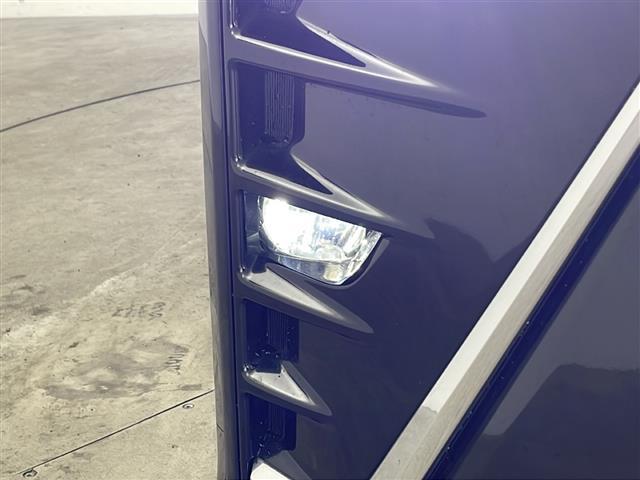 ヴォクシー ＺＳ　・トヨタセーフティーセンス・純正９インチＳＤナビ＆フルセグ＆ＢＴ＆ＤＶＤ・バックカメラ・両側パワースライドドア・ビルトインＥＴＣ２．０・ステアリングリモコン・純正前ドライブレコーダー・サンシェード（39枚目）