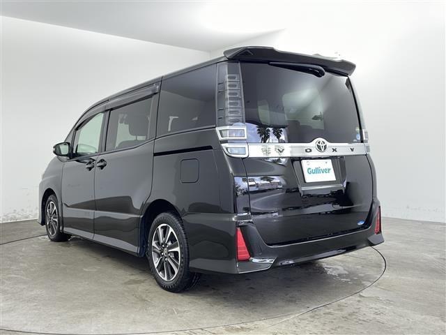 ヴォクシー ＺＳ　・トヨタセーフティーセンス・純正９インチＳＤナビ＆フルセグ＆ＢＴ＆ＤＶＤ・バックカメラ・両側パワースライドドア・ビルトインＥＴＣ２．０・ステアリングリモコン・純正前ドライブレコーダー・サンシェード（43枚目）