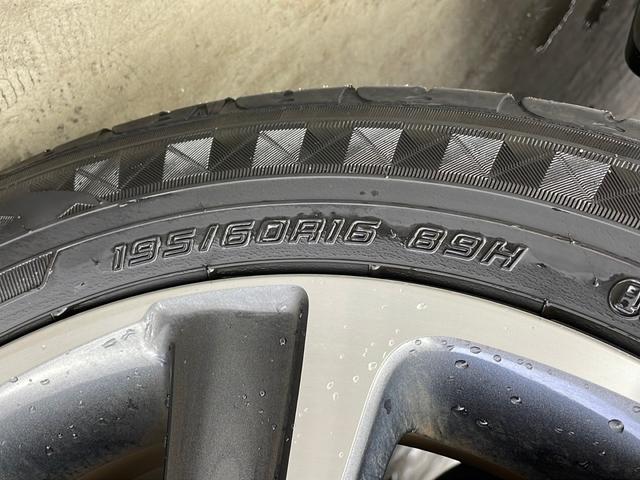 ヴォクシー ＺＳ　・トヨタセーフティーセンス・純正９インチＳＤナビ＆フルセグ＆ＢＴ＆ＤＶＤ・バックカメラ・両側パワースライドドア・ビルトインＥＴＣ２．０・ステアリングリモコン・純正前ドライブレコーダー・サンシェード（53枚目）