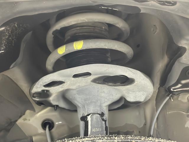 ヴォクシー ＺＳ　・トヨタセーフティーセンス・純正９インチＳＤナビ＆フルセグ＆ＢＴ＆ＤＶＤ・バックカメラ・両側パワースライドドア・ビルトインＥＴＣ２．０・ステアリングリモコン・純正前ドライブレコーダー・サンシェード（55枚目）