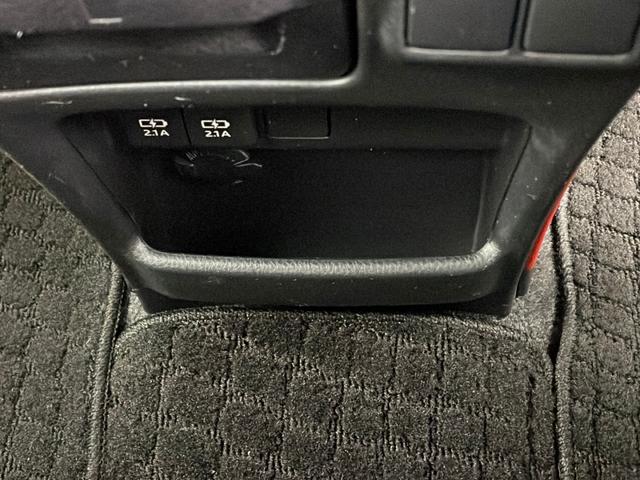 ヴォクシー ＺＳ　・トヨタセーフティーセンス・純正９インチＳＤナビ＆フルセグ＆ＢＴ＆ＤＶＤ・バックカメラ・両側パワースライドドア・ビルトインＥＴＣ２．０・ステアリングリモコン・純正前ドライブレコーダー・サンシェード（65枚目）