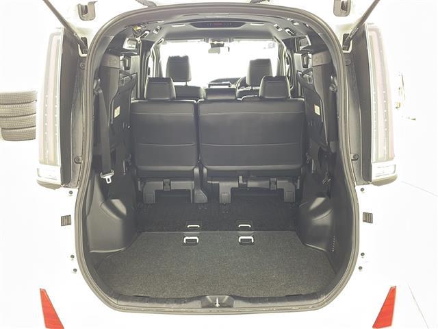 ノア Si ダブルバイビーII ワンオーナー 純正ナビ フルセグTV バックカメラ 両側パワースライドドア プリクラッシュセーフティ クルーズコントロール LEDヘッドライト ビルトインETC 純正16インチAW スマートキー(18枚目)