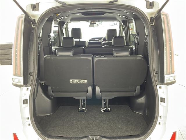 ノア Si ダブルバイビーII ワンオーナー 純正ナビ フルセグTV バックカメラ 両側パワースライドドア プリクラッシュセーフティ クルーズコントロール LEDヘッドライト ビルトインETC 純正16インチAW スマートキー(19枚目)