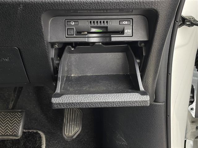 ノア Si ダブルバイビーII ワンオーナー 純正ナビ フルセグTV バックカメラ 両側パワースライドドア プリクラッシュセーフティ クルーズコントロール LEDヘッドライト ビルトインETC 純正16インチAW スマートキー(33枚目)