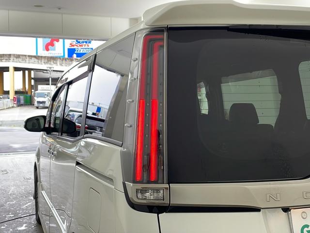 ノア Si ダブルバイビーII ワンオーナー 純正ナビ フルセグTV バックカメラ 両側パワースライドドア プリクラッシュセーフティ クルーズコントロール LEDヘッドライト ビルトインETC 純正16インチAW スマートキー(44枚目)