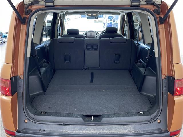 ラフェスタ ２０Ｓ　ＡＭ／ＦＭ／ＣＤ／ＭＤ　サンルーフ　ＥＴＣ　ＡＢＳ　ハロゲンライト　リモコンキー　オートエアコン　純正フロアマット　ウォークスルー　両側スライドドア　電動格納ミラー　サイドバイザー　Ｗエアバッグ（19枚目）
