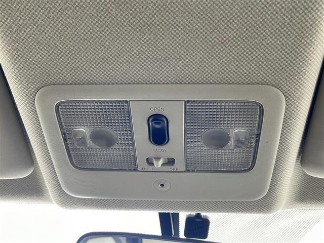 ラフェスタ ２０Ｓ　ＡＭ／ＦＭ／ＣＤ／ＭＤ　サンルーフ　ＥＴＣ　ＡＢＳ　ハロゲンライト　リモコンキー　オートエアコン　純正フロアマット　ウォークスルー　両側スライドドア　電動格納ミラー　サイドバイザー　Ｗエアバッグ（33枚目）