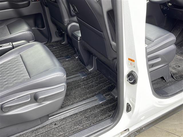 ノア ハイブリッドS-Z 純正DA バックカメラ トヨタセーフティセンス ブラインドスポットモニター 前後クリアランスソナー シグネチャーイルミブレード モデリスタサイドスカート 純正アルミホイールタイヤ スペアキー ETC(10枚目)