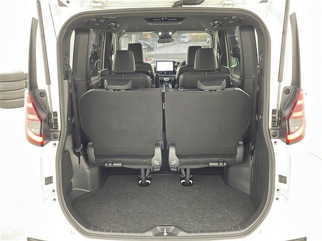 ノア ハイブリッドS-Z 純正DA バックカメラ トヨタセーフティセンス ブラインドスポットモニター 前後クリアランスソナー シグネチャーイルミブレード モデリスタサイドスカート 純正アルミホイールタイヤ スペアキー ETC(18枚目)