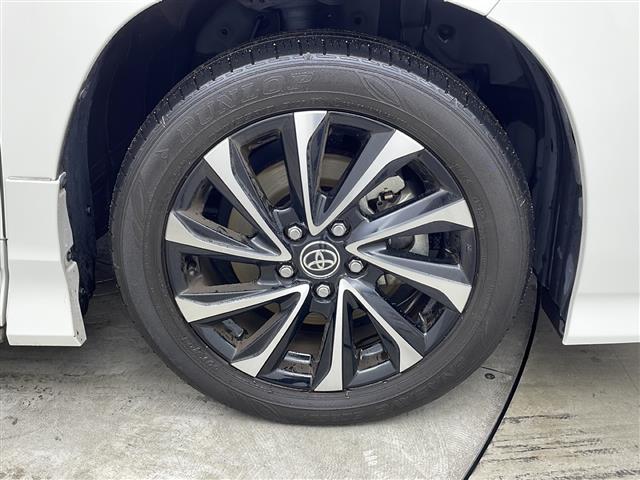 ノア ハイブリッドS-Z 純正DA バックカメラ トヨタセーフティセンス ブラインドスポットモニター 前後クリアランスソナー シグネチャーイルミブレード モデリスタサイドスカート 純正アルミホイールタイヤ スペアキー ETC(41枚目)