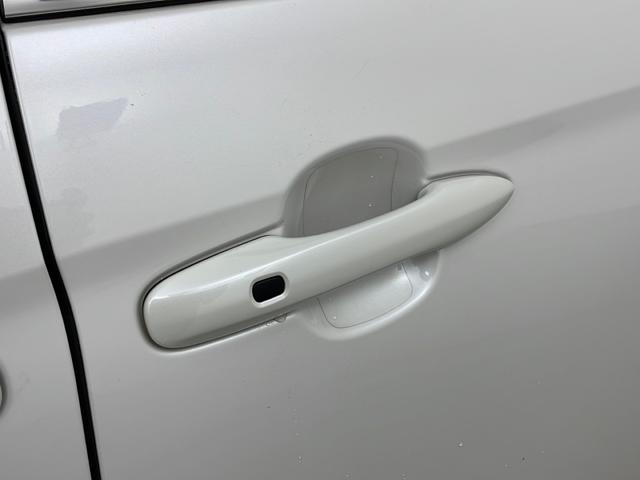 ノア ハイブリッドS-Z 純正DA バックカメラ トヨタセーフティセンス ブラインドスポットモニター 前後クリアランスソナー シグネチャーイルミブレード モデリスタサイドスカート 純正アルミホイールタイヤ スペアキー ETC(50枚目)