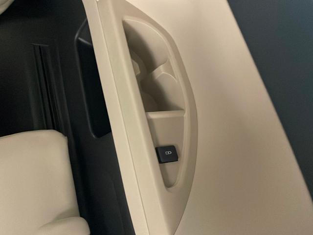 アルファードハイブリッド エグゼクティブラウンジ 純正DA パノラミックミューモニター フリップダウンモニター トヨタセーフティセンス 左右独立ムーンルーフ JBLスピーカー 左右ユニバーサルステップ パワーサンシェード デジタルインナーミラー(79枚目)