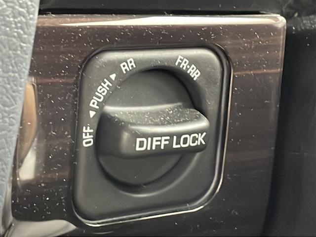 ランドクルーザー70 AX 4WD フローティングナビ フルセグTV バックカメラ トヨタセーフティセンス クルーズコントロール デジタルインナーミラー 前後ドライブレコーダー 社外レーダー シートヒーター 純正16インチAW(28枚目)