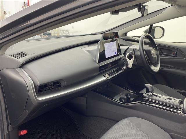 プリウス U 純正ディスプレイオーディオ バックカメラ トヨタセーフティセンス 電動パーキングブレーキ ブレーキホールド 前後ドライブレコーダー LEDヘッドライト AC100V電源 ビルトインETC2.0(12枚目)