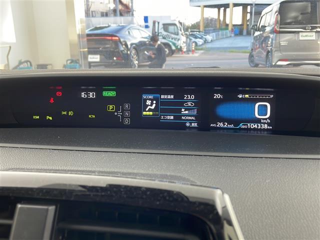 プリウス ＳセーフティプラスＩＩ　アルパイン７インチナビ　バックカメラ　トヨタセーフティセンス　衝突軽減　レーダクルコン　クリアランスソナー　ブラインドスポットモニター　自動防眩ミラー　革巻きステアリング　ＬＥＤヘッドライト　ＥＴＣ（20枚目）