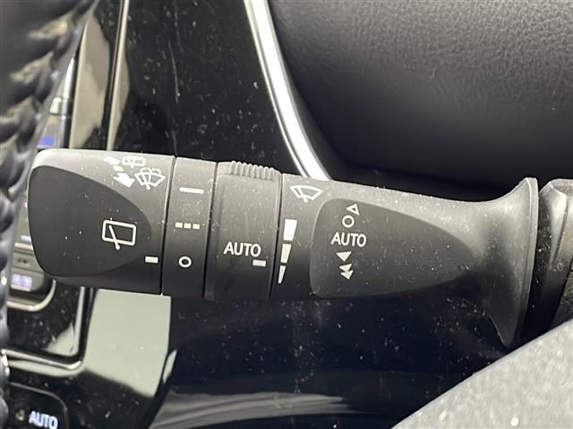 プリウス ＳセーフティプラスＩＩ　アルパイン７インチナビ　バックカメラ　トヨタセーフティセンス　衝突軽減　レーダクルコン　クリアランスソナー　ブラインドスポットモニター　自動防眩ミラー　革巻きステアリング　ＬＥＤヘッドライト　ＥＴＣ（34枚目）