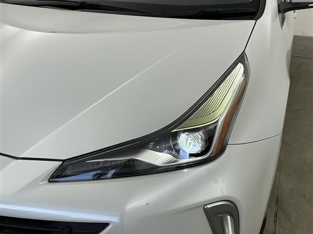 プリウス ＳセーフティプラスＩＩ　アルパイン７インチナビ　バックカメラ　トヨタセーフティセンス　衝突軽減　レーダクルコン　クリアランスソナー　ブラインドスポットモニター　自動防眩ミラー　革巻きステアリング　ＬＥＤヘッドライト　ＥＴＣ（37枚目）