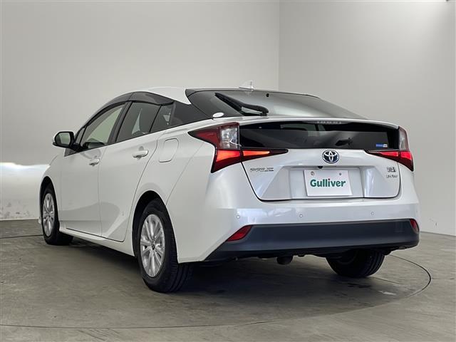 プリウス ＳセーフティプラスＩＩ　アルパイン７インチナビ　バックカメラ　トヨタセーフティセンス　衝突軽減　レーダクルコン　クリアランスソナー　ブラインドスポットモニター　自動防眩ミラー　革巻きステアリング　ＬＥＤヘッドライト　ＥＴＣ（43枚目）