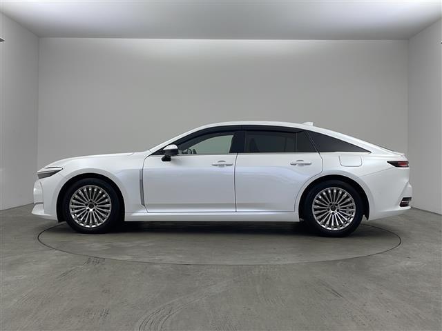 クラウン Z ・純正12.3インチナビ&フルセグ&BT&USB・パノラマミックビューモニター・黒革シート・デジタルインナーミラー・ワイパーデアイサー・ワイヤレス充電・トヨタセーフティセンス・寒冷地仕様(7枚目)