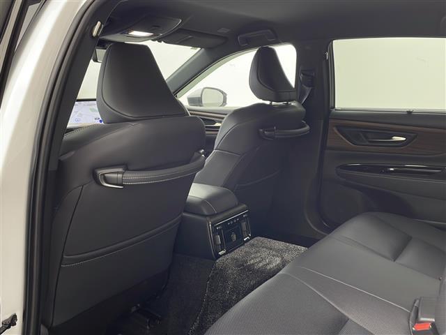 クラウン Z ・純正12.3インチナビ&フルセグ&BT&USB・パノラマミックビューモニター・黒革シート・デジタルインナーミラー・ワイパーデアイサー・ワイヤレス充電・トヨタセーフティセンス・寒冷地仕様(14枚目)