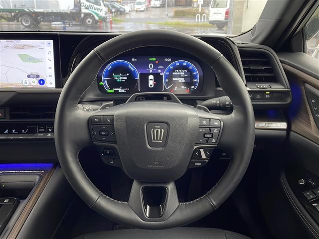 クラウン Z ・純正12.3インチナビ&フルセグ&BT&USB・パノラマミックビューモニター・黒革シート・デジタルインナーミラー・ワイパーデアイサー・ワイヤレス充電・トヨタセーフティセンス・寒冷地仕様(18枚目)