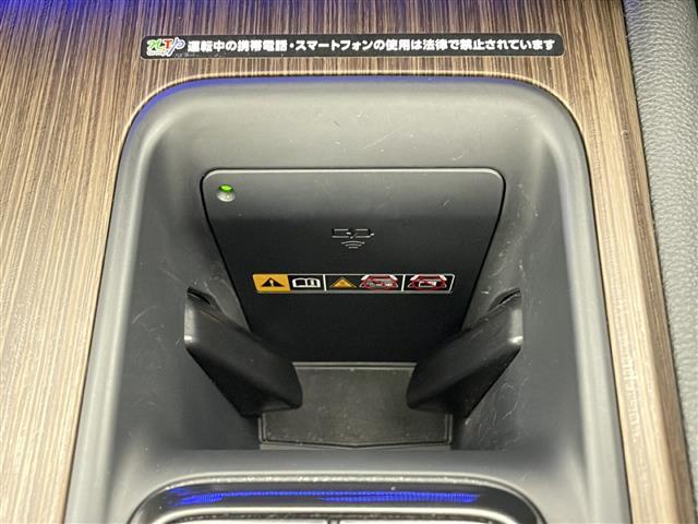 クラウン Z ・純正12.3インチナビ&フルセグ&BT&USB・パノラマミックビューモニター・黒革シート・デジタルインナーミラー・ワイパーデアイサー・ワイヤレス充電・トヨタセーフティセンス・寒冷地仕様(25枚目)