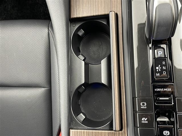 クラウン Z ・純正12.3インチナビ&フルセグ&BT&USB・パノラマミックビューモニター・黒革シート・デジタルインナーミラー・ワイパーデアイサー・ワイヤレス充電・トヨタセーフティセンス・寒冷地仕様(26枚目)